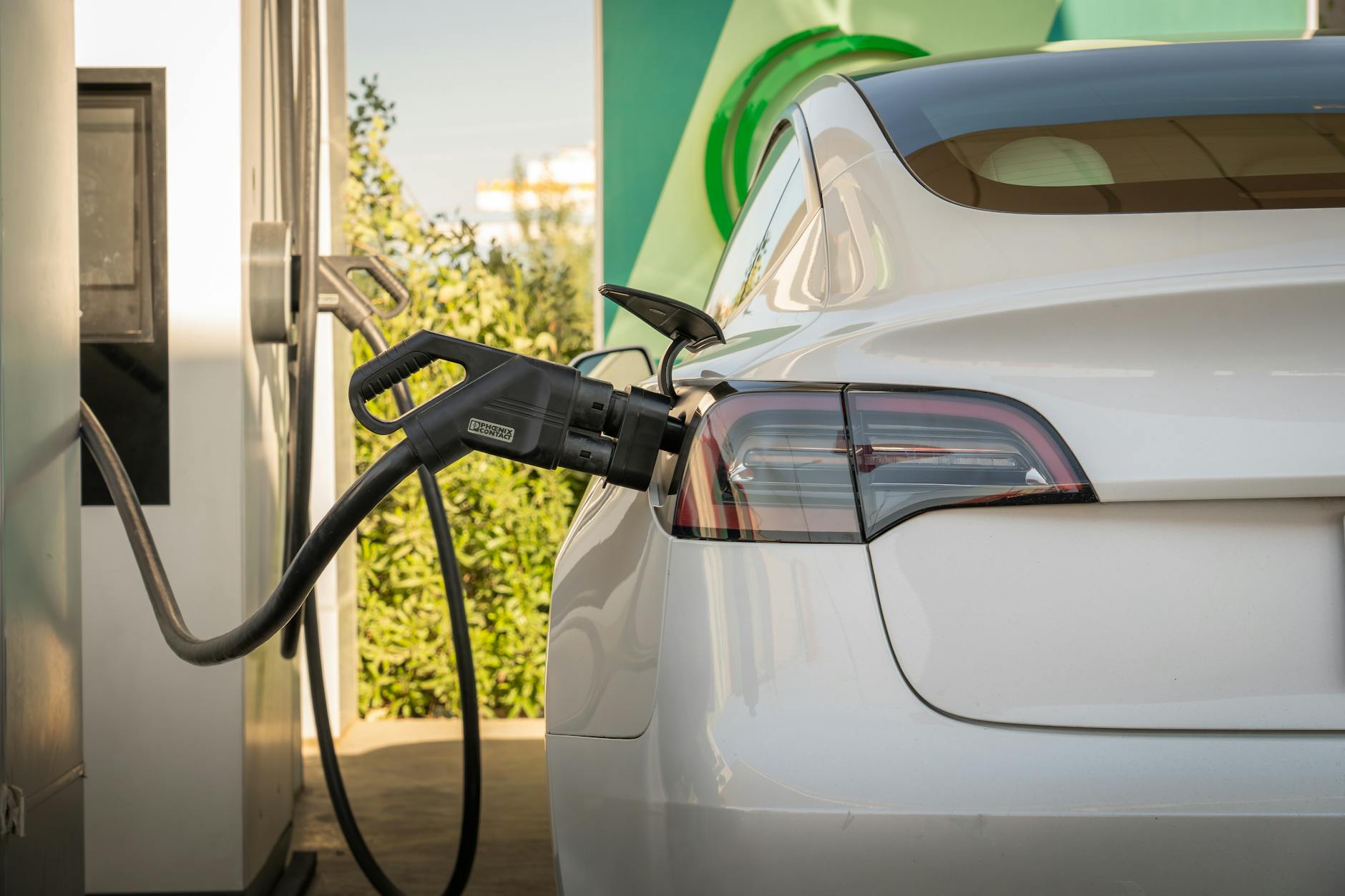 Andare al mare con auto elettrica: ricarica e autonomia