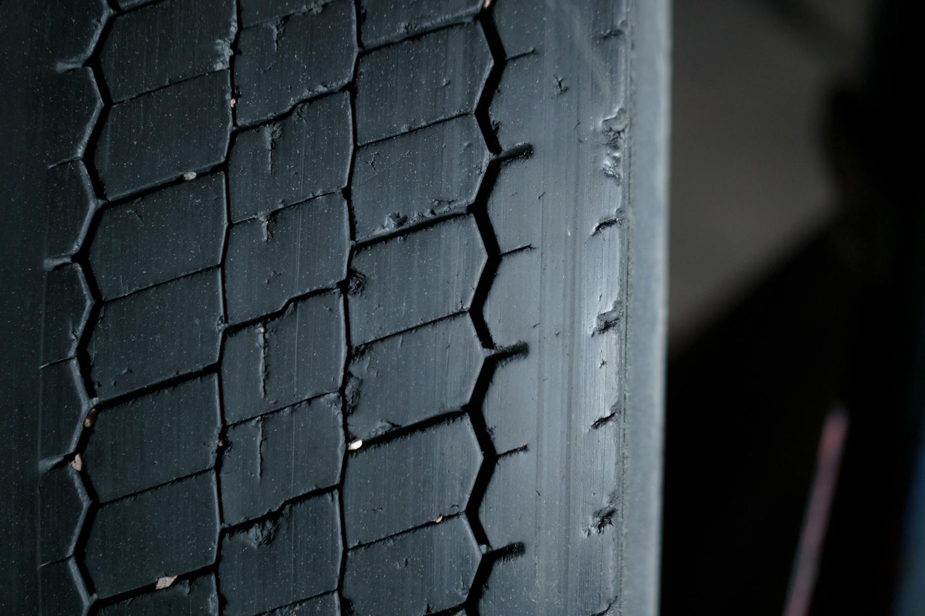 Battistrada minimo legale: 1.6 mm, ma è davvero sicuro?